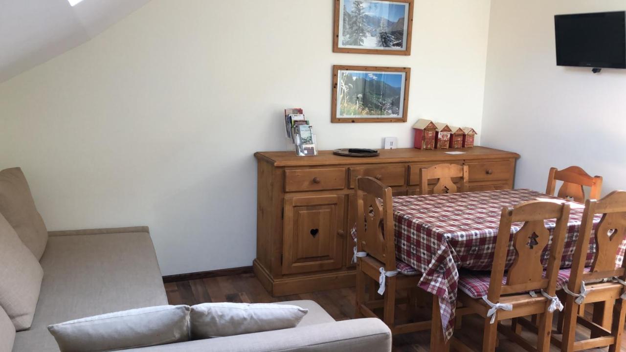 Les Cottages De Magny Luaran gambar